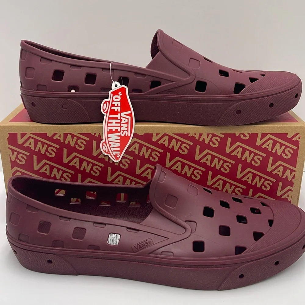 Vans Men’s Slip-On Trk
Tawny Port
VN0A5HF8TWP
Sneakers - Picture 1 of 16
